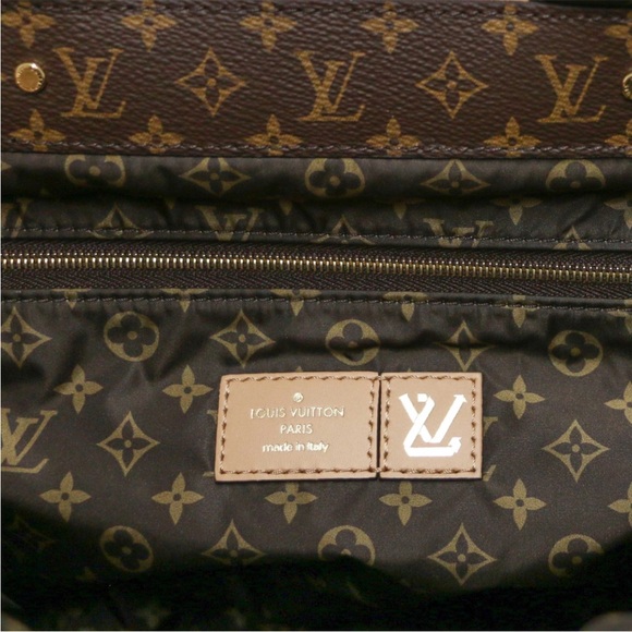 LV PILLOW TOTE ONTHEGO - Picture 9 of 9